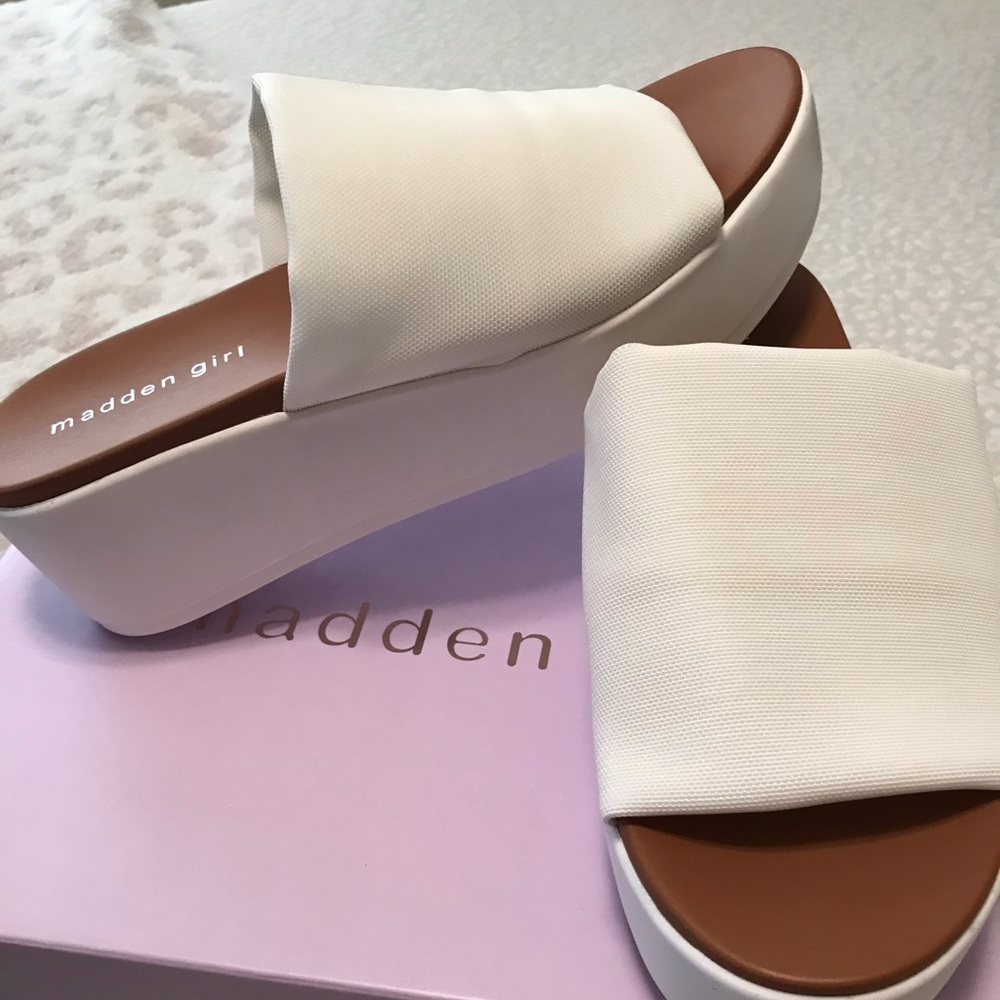 Madden Girl Shelby Platform Sandals 8 White NIB